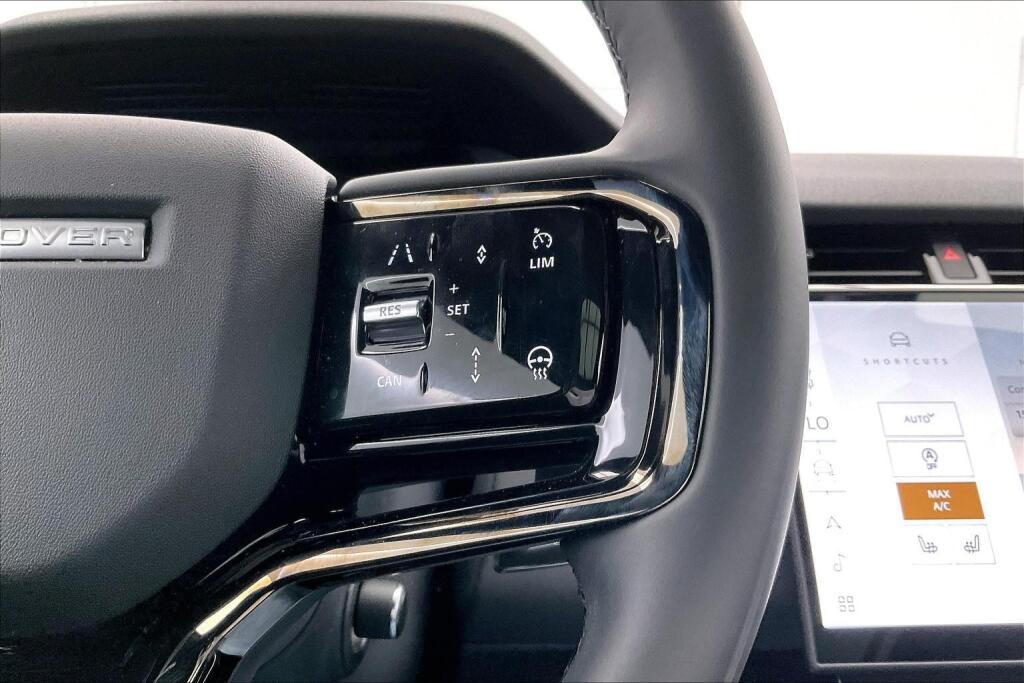 2025 Land Rover Range Rover Evoque Dynamic SE photo 14