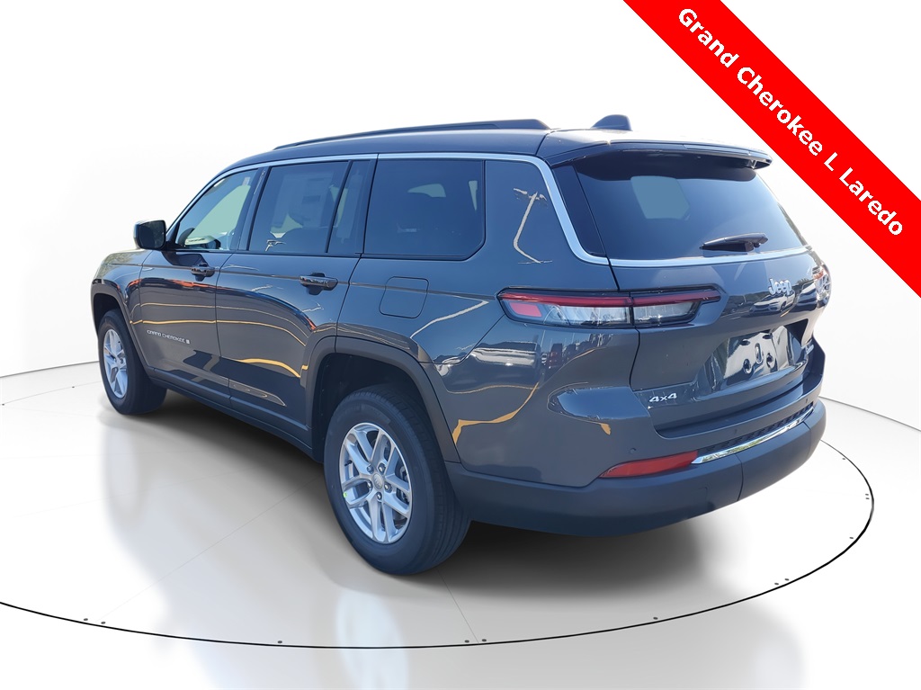 2025 Jeep Grand Cherokee Laredo X photo 3