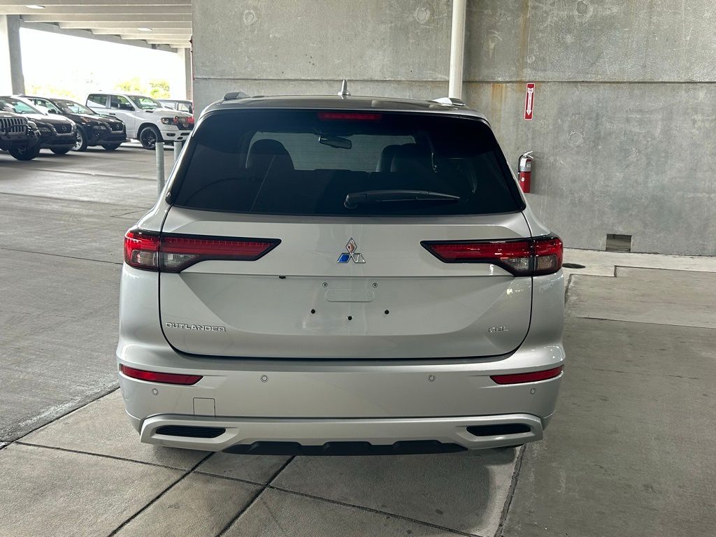 2024 Mitsubishi Outlander SEL photo 4