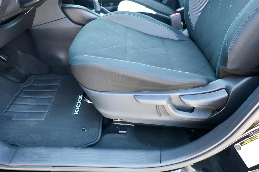 2018 Nissan Kicks SV photo 17