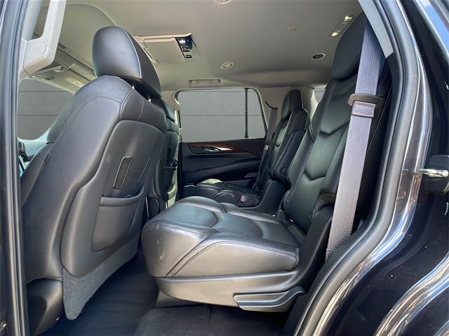 2017 Cadillac Escalade Luxury photo 15