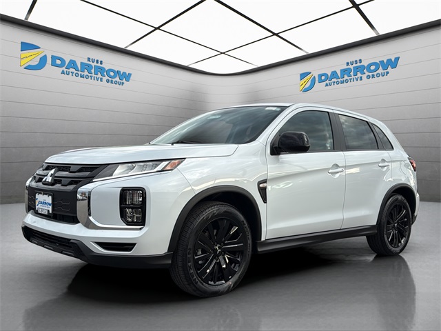 2025 Mitsubishi Outlander Sport LE's photo