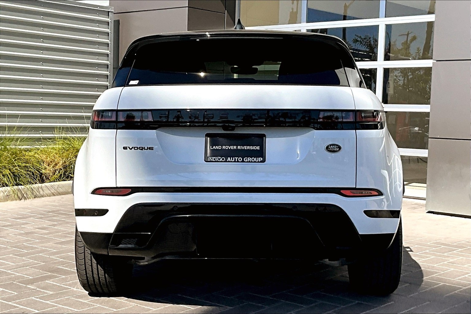 2022 Land Rover Range Rover Evoque R-Dynamic S photo 4