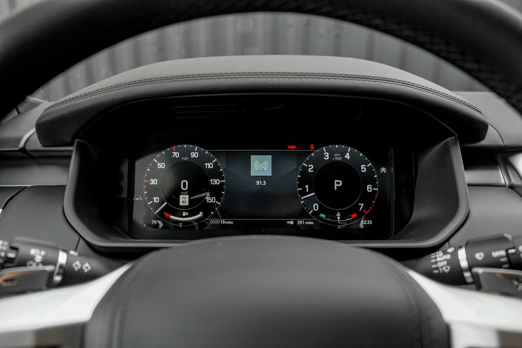 2025 Land Rover Discovery Metropolitan Edition photo 10