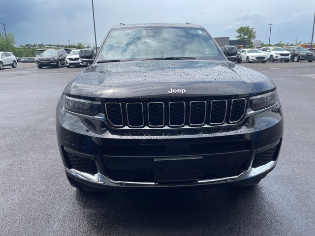 2025 Jeep Grand Cherokee Limited photo 2