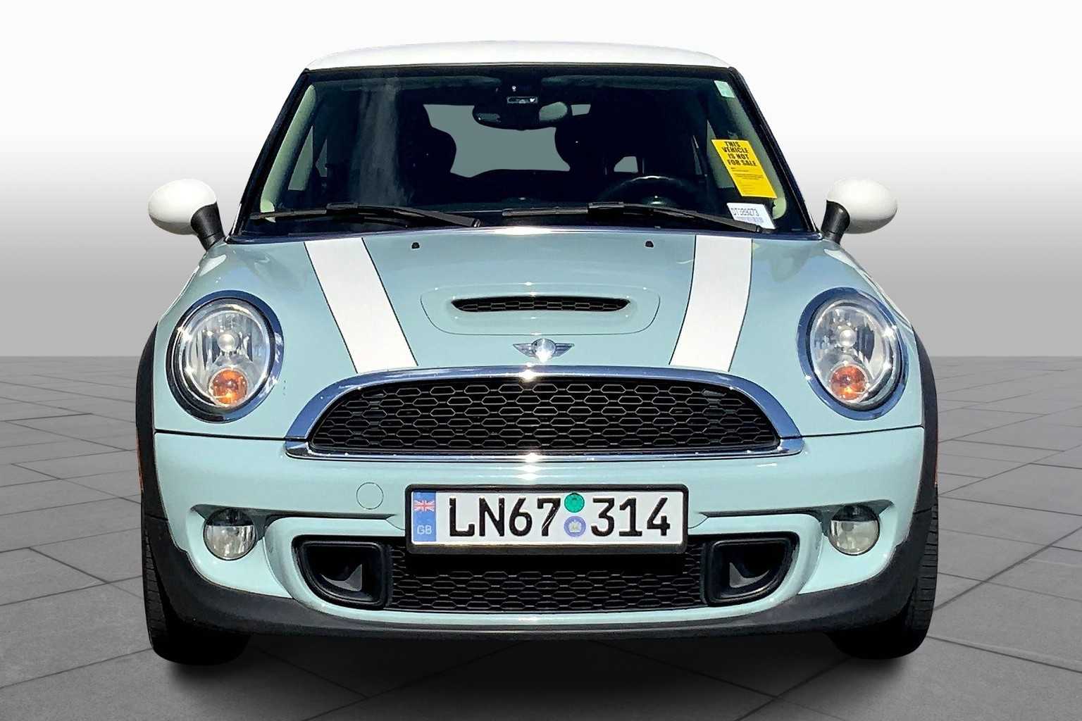 2013 Mini Cooper Hardtop S photo 3