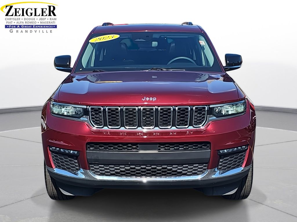 2023 Jeep Grand Cherokee Limited photo 2