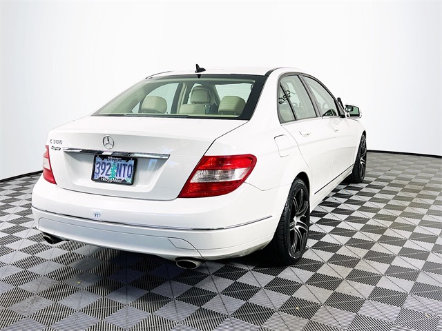 2011 Mercedes Benz C 300 Luxury photo 3