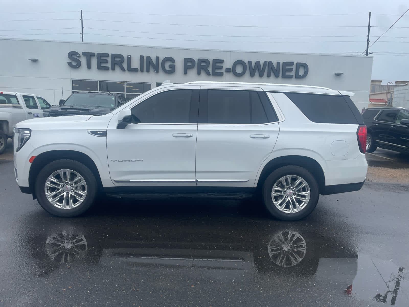 2022 GMC Yukon SLT's photo