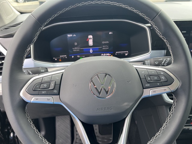 2025 Volkswagen Taos SE photo 12