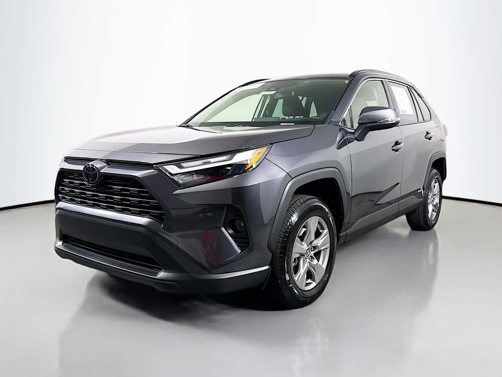 2025 Toyota RAV4 Hybrid XLE photo 3