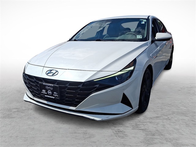 2022 Hyundai Elantra SEL photo 4