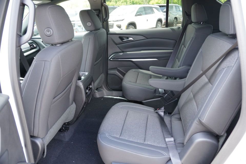 2026 Chevrolet Traverse photo 10