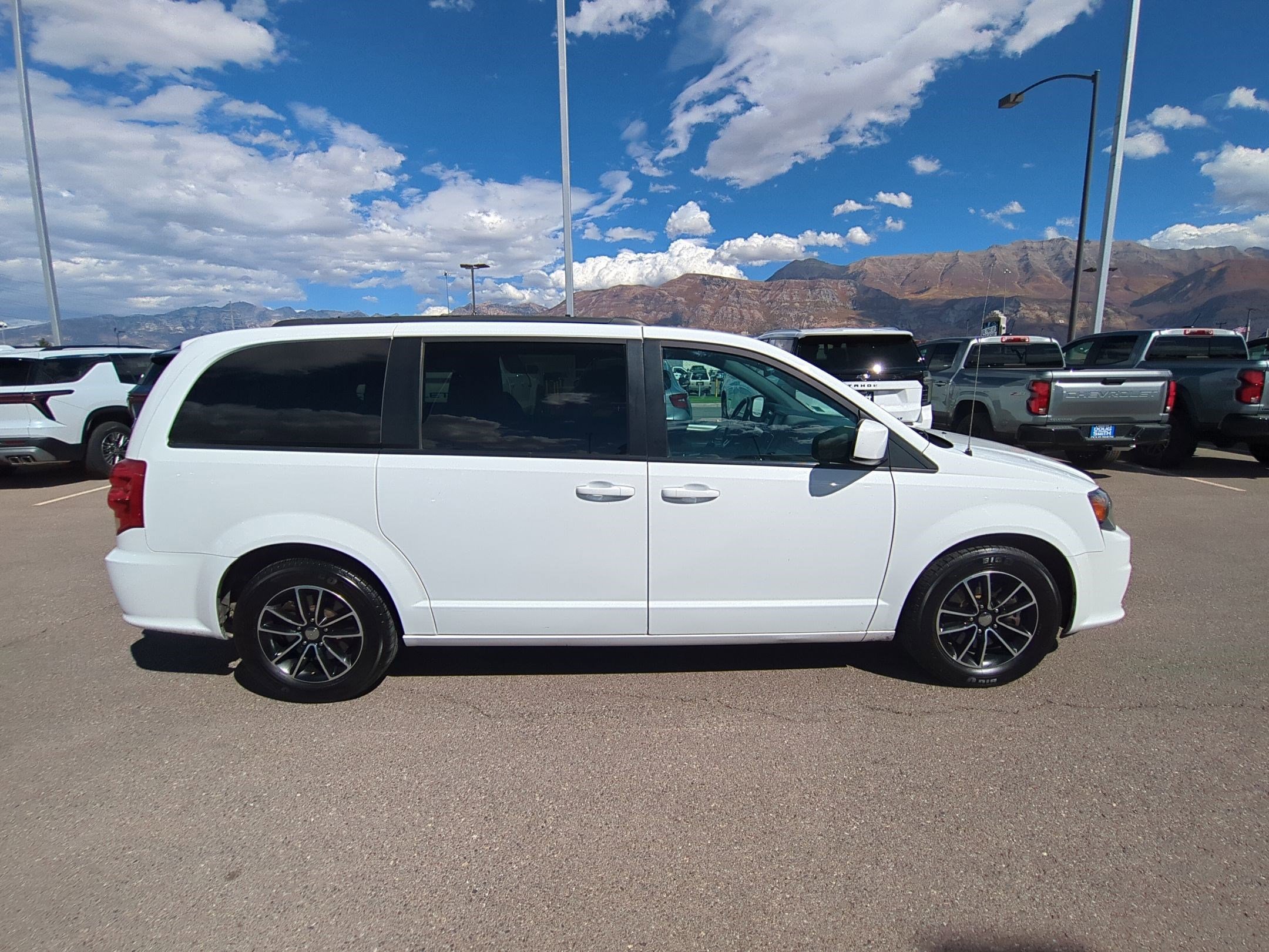 2018 Dodge Grand Caravan GT photo 2