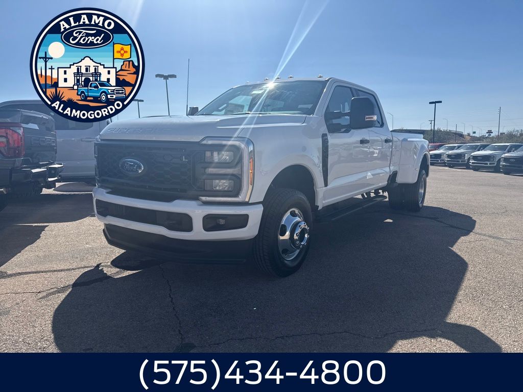 2026 Ford F-350 Super Duty XL's photo