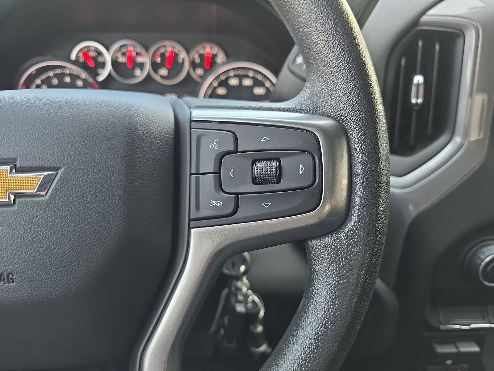 2021 Chevrolet Silverado 1500 Custom photo 16