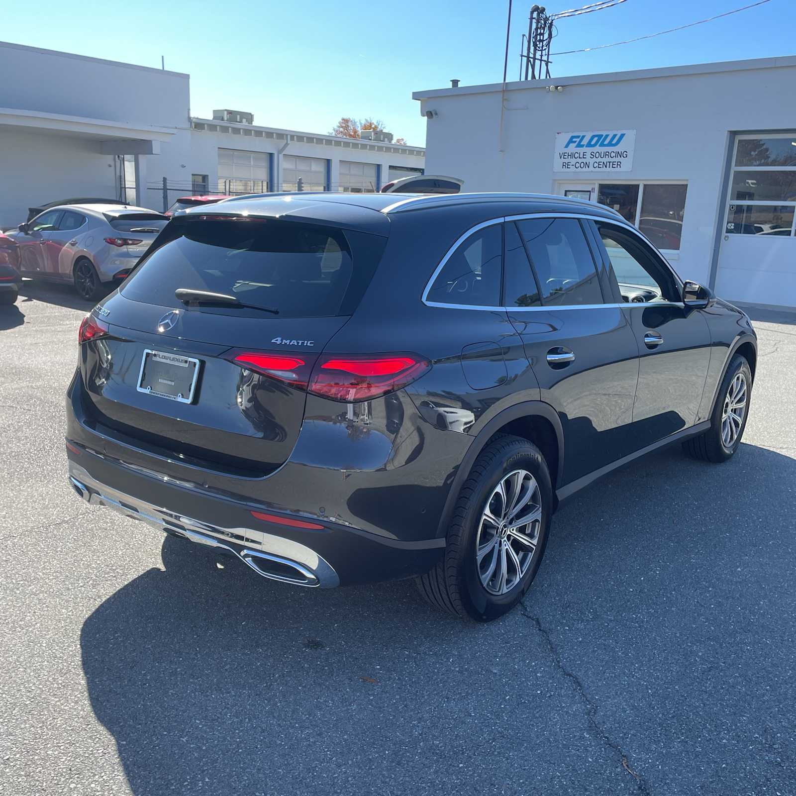 2025 Mercedes Benz GLC 300 4MATIC photo 4