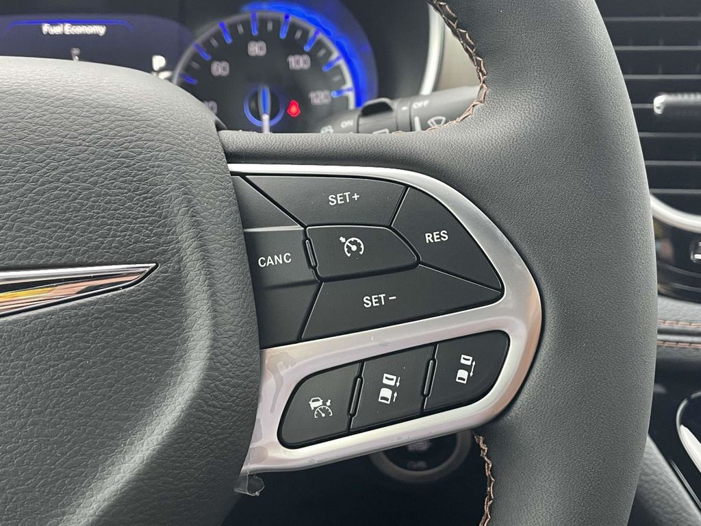 2026 Chrysler Pacifica Pinnacle photo 30
