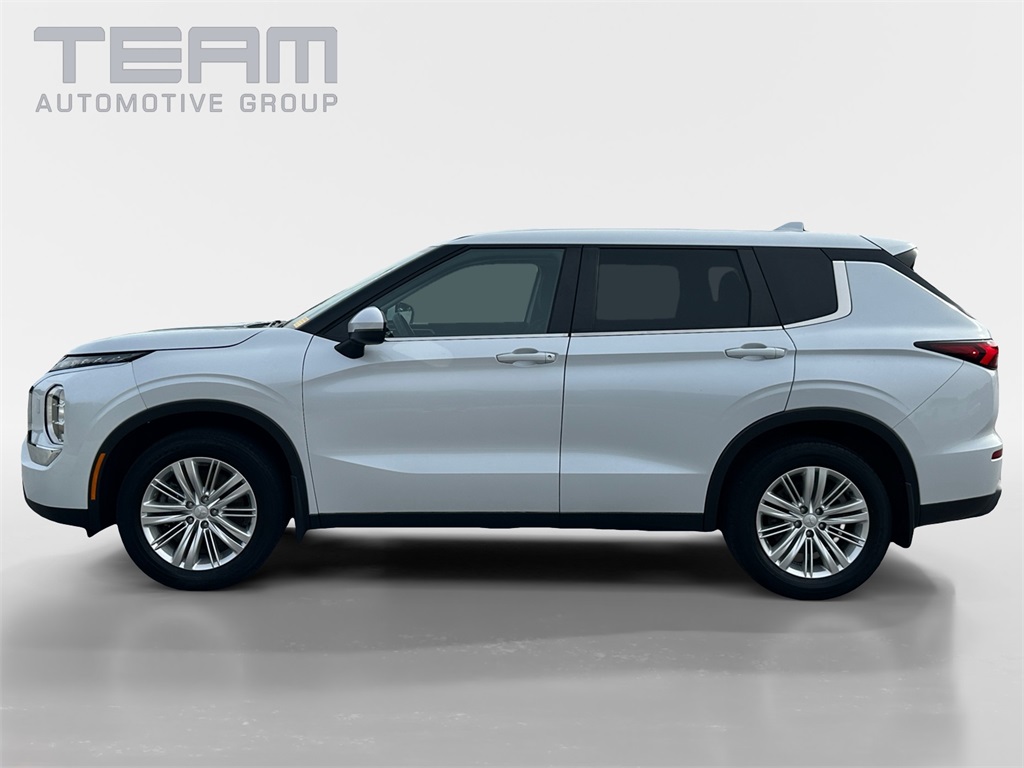2022 Mitsubishi Outlander ES photo 4