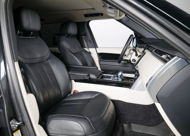 2023 Land Rover Range Rover Autobiography photo 2