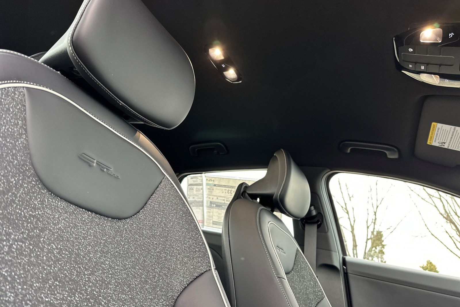 2025 Kia K4 GT-Line photo 11