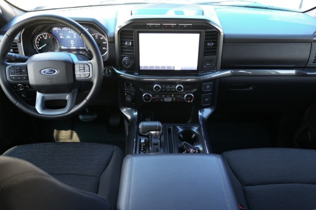 2023 Ford F-150 XLT photo 2