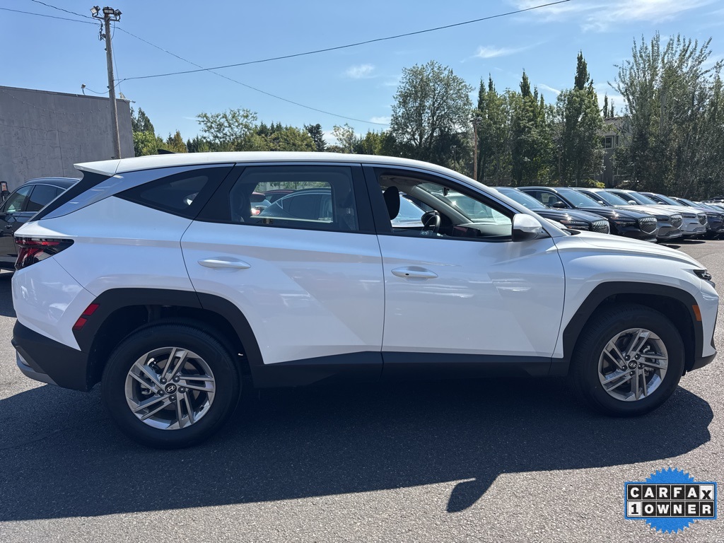 2025 Hyundai Tucson SE photo 8