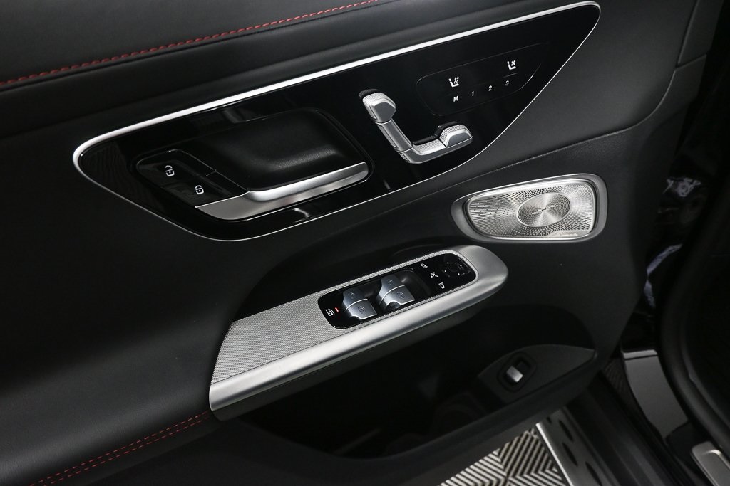 2024 Mercedes Benz GLC 43 AMG 4MATIC photo 3