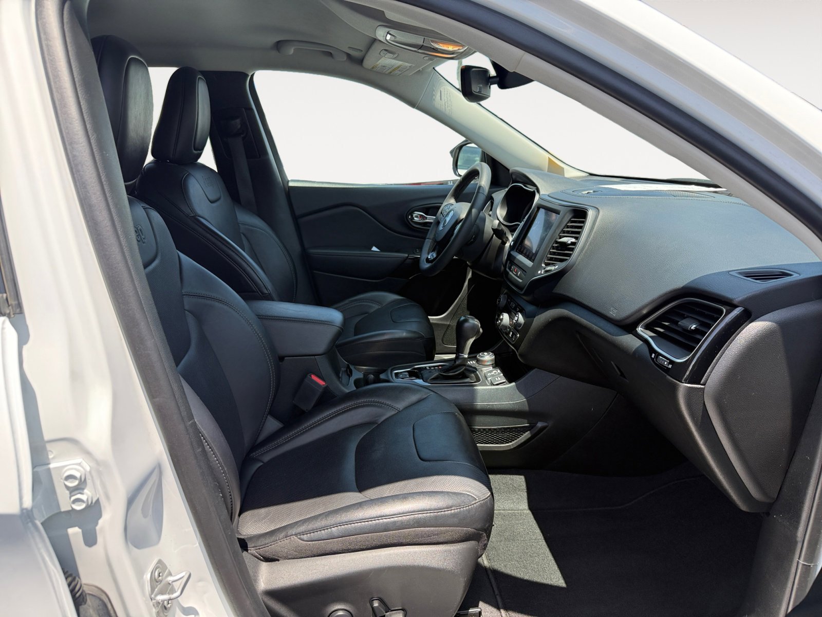 2023 Jeep Cherokee Altitude photo 18