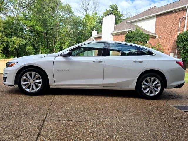 2025 Chevrolet Malibu 1LT photo 2