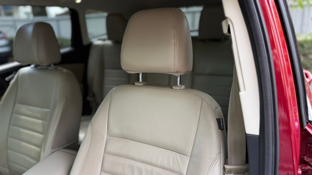 2015 Ford Escape Titanium photo 30