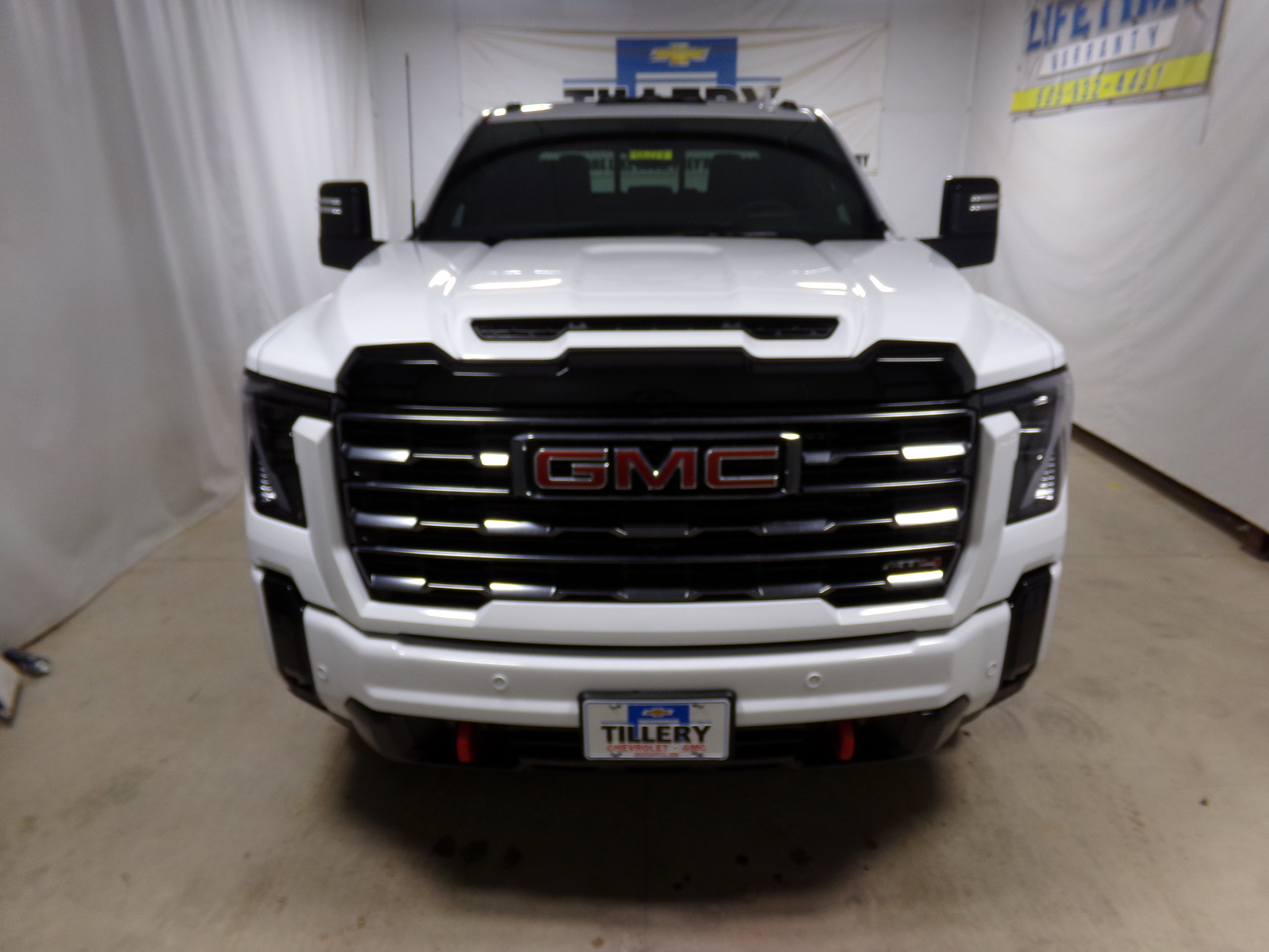 2026 Gmc Sierra 2500 HD AT4 photo 2