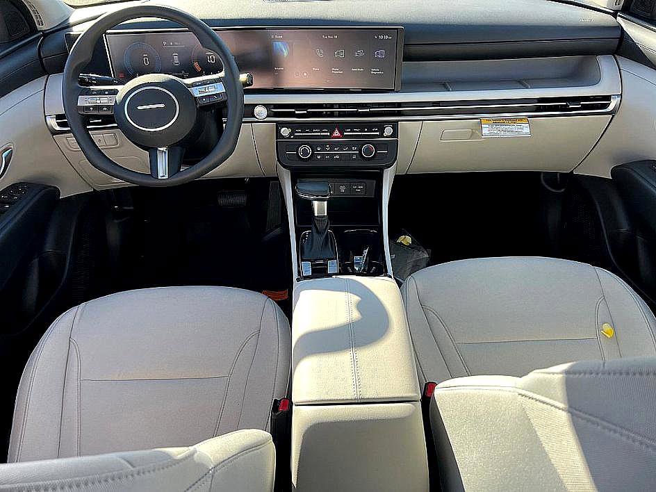 2026 Hyundai Tucson SE photo 4