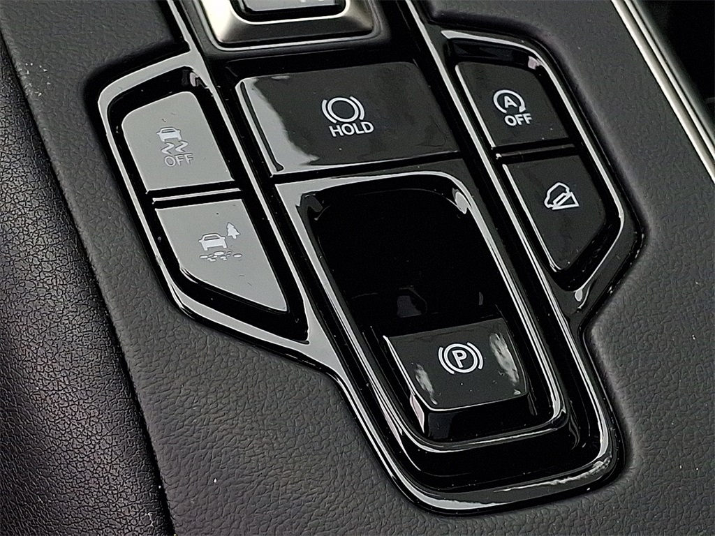 2025 Lexus TX photo 19