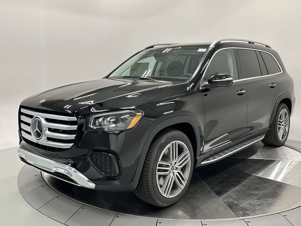 2026 Mercedes Benz GLS 450 4MATIC photo 3