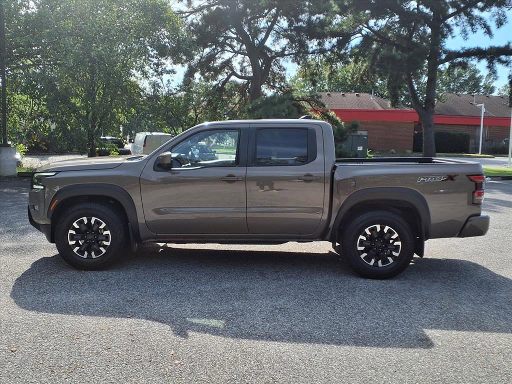 2024 Nissan Frontier PRO-X Crew Cab photo 2