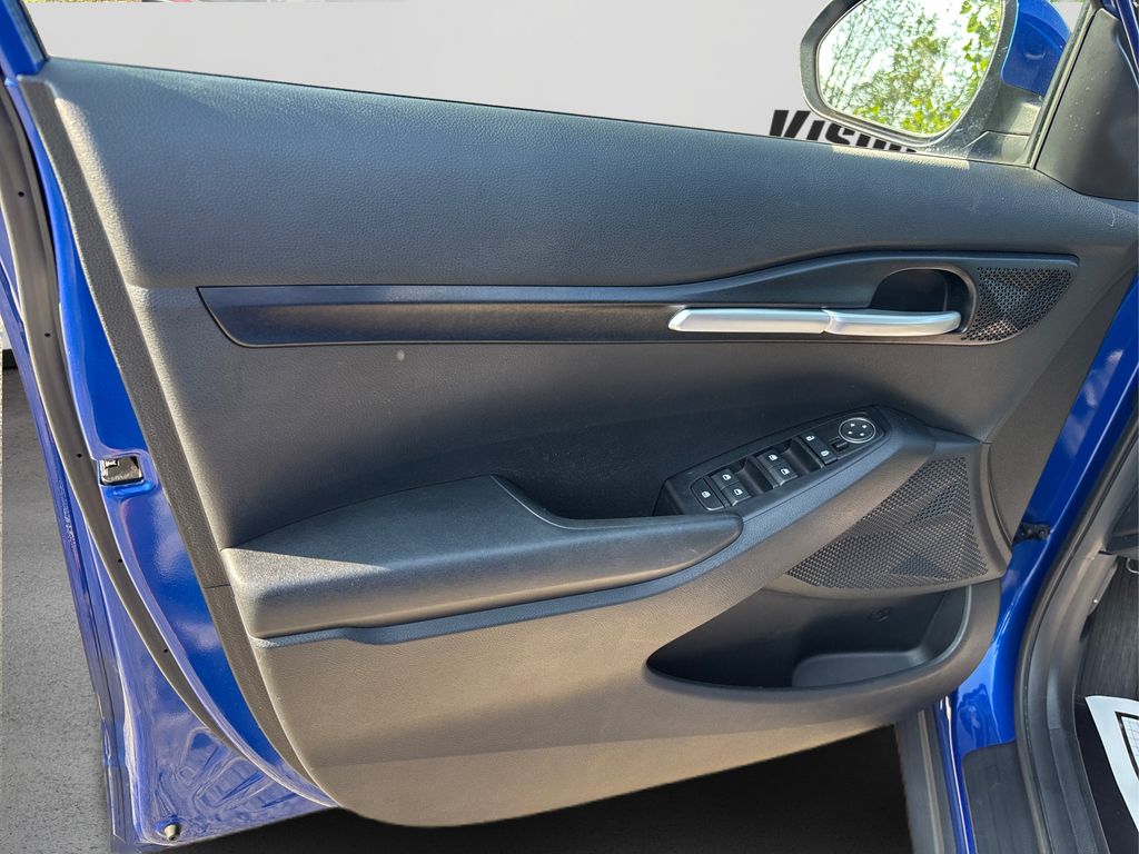 2022 Kia Seltos LX photo 20