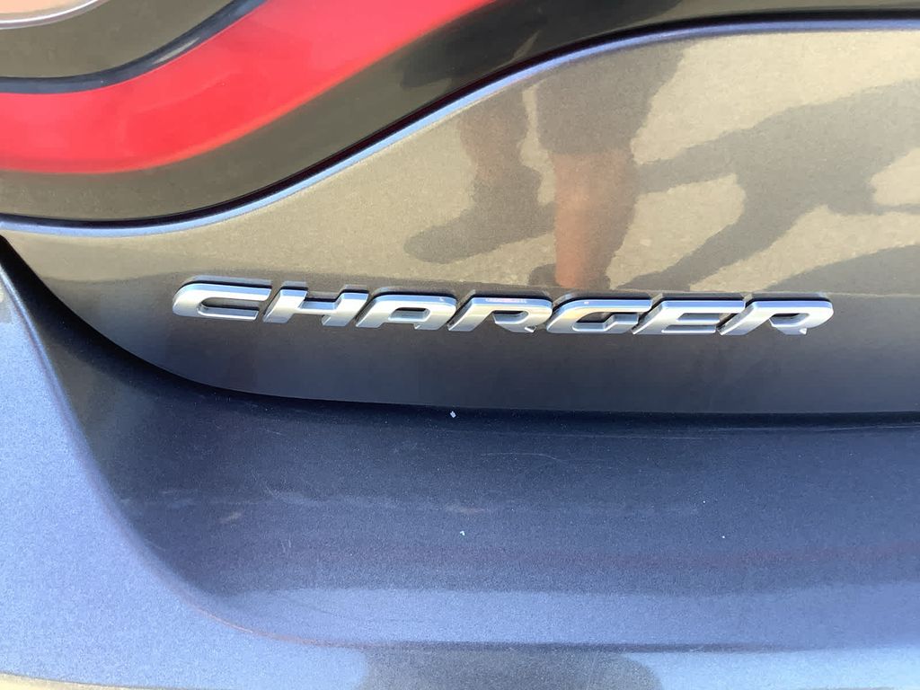 2021 Dodge Charger SXT photo 9