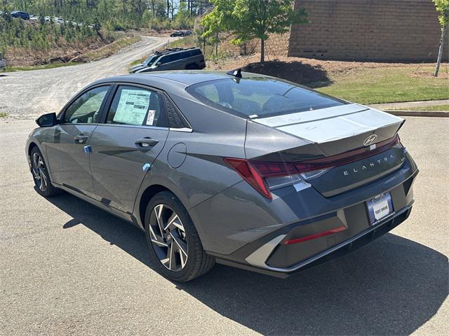 2025 Hyundai Elantra Hybrid Limited photo 3