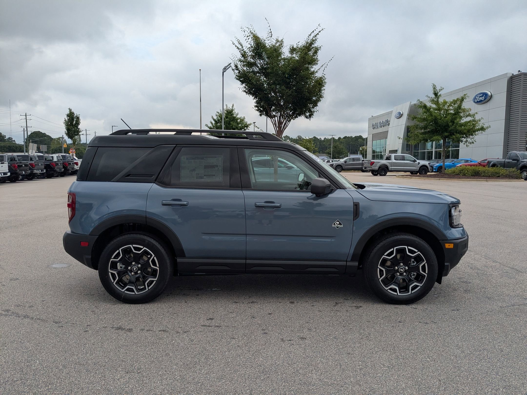 2025 Ford Bronco Sport Outer Banks photo 5