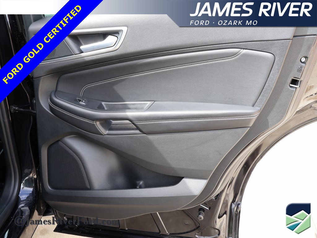 2024 Ford Edge Titanium photo 5