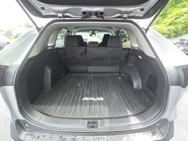 2024 Toyota RAV4 LE photo 10