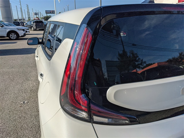 2023 Kia Soul LX photo 8