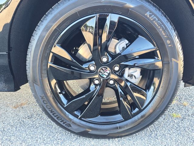 2025 Buick Encore GX Sport Touring photo 9