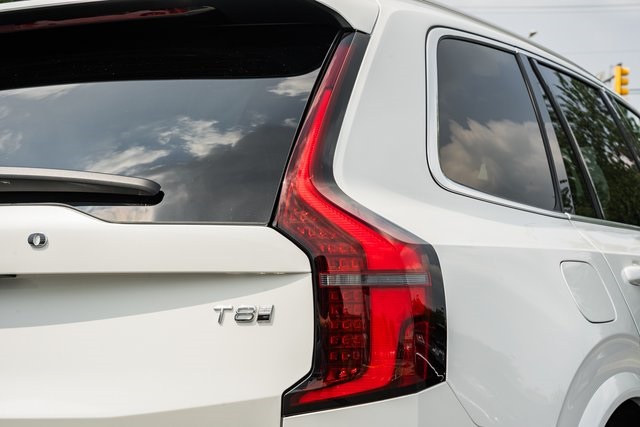 2026 Volvo XC90 T8 Plus photo 6