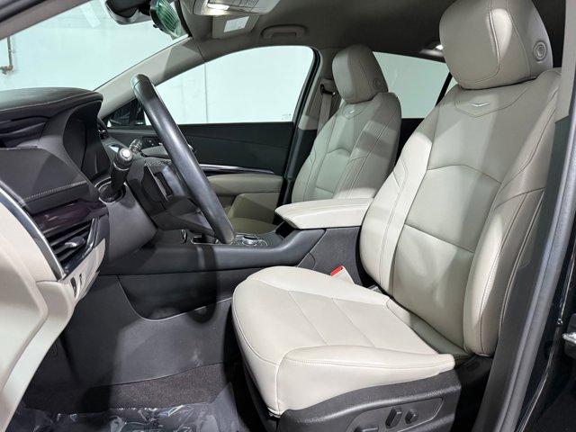 2023 Cadillac XT4 Luxury photo 3