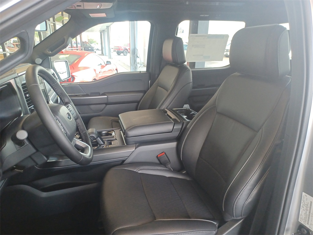 2025 Ford F-150 Lariat photo 13
