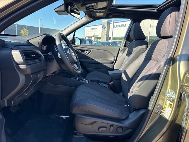 2025 Subaru Forester Premium photo 15