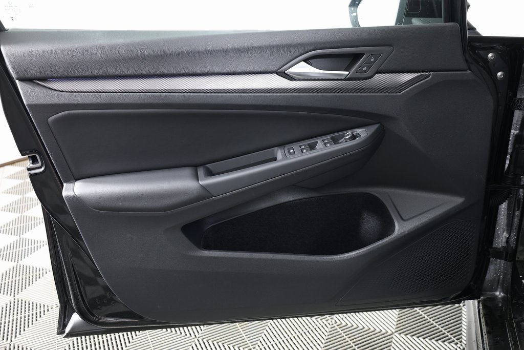 2025 Volkswagen Golf GTI Autobahn photo 4