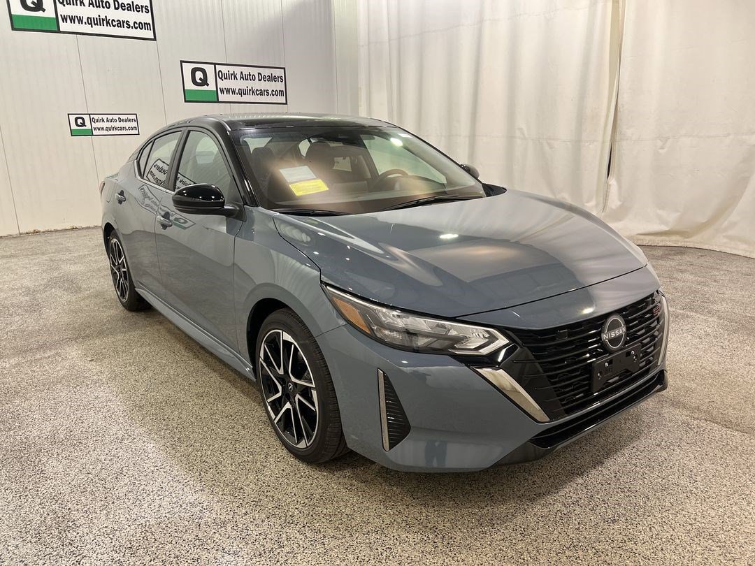 New 2025 Atlantic Gray Metallic/Super Black Nissan SR image 1